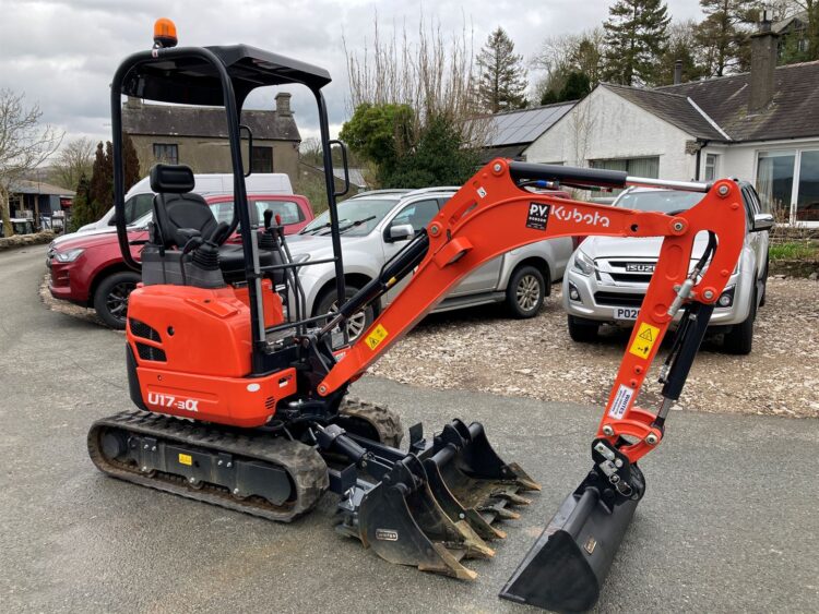 Kubota U17